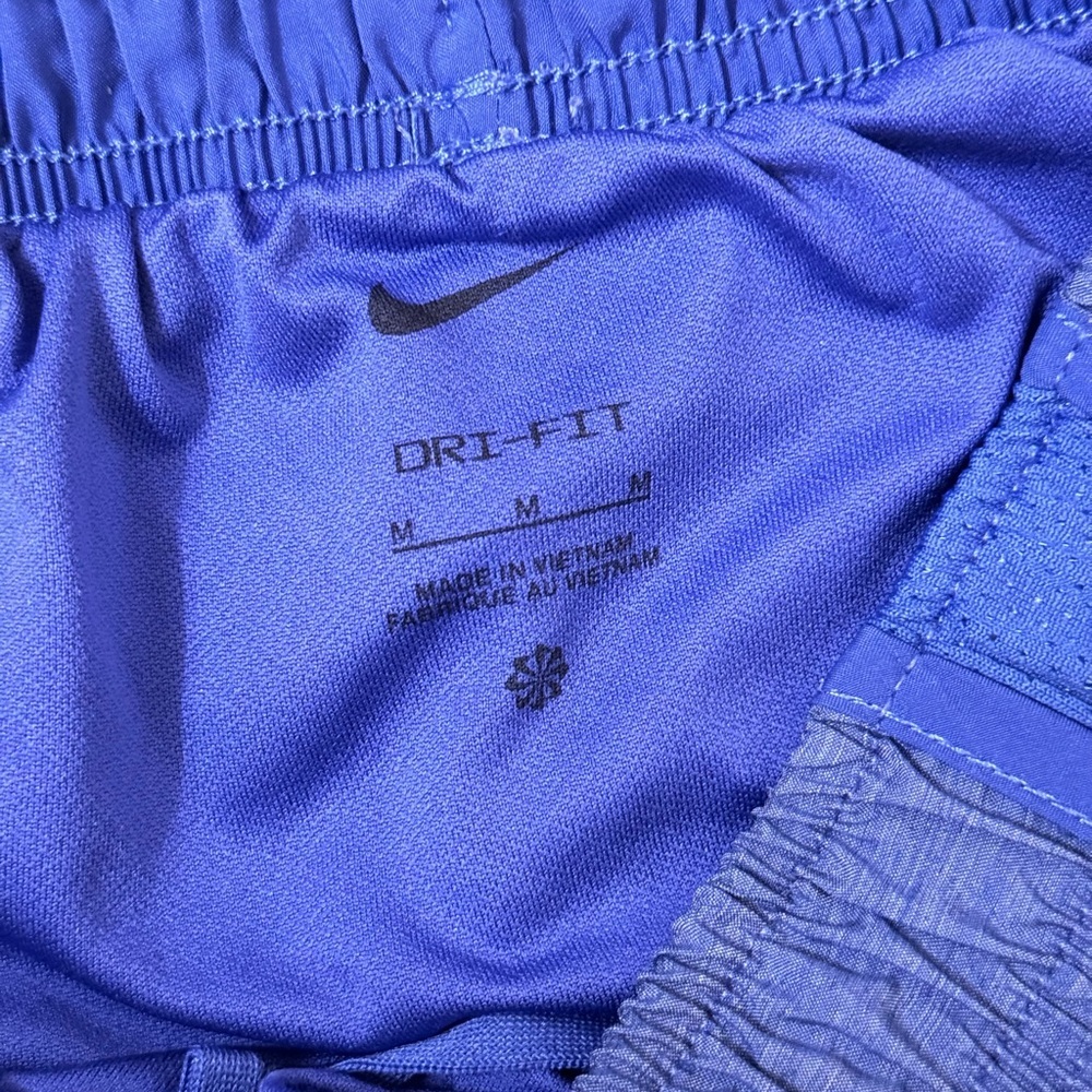 Nike Women's Royal Blue Athletic Running Shorts Size M - Picture 4 of 6